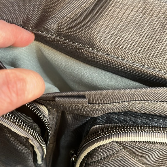 NWT Lug Drifter Duffel Bag - Brushed Grey - Picture 4 of 9